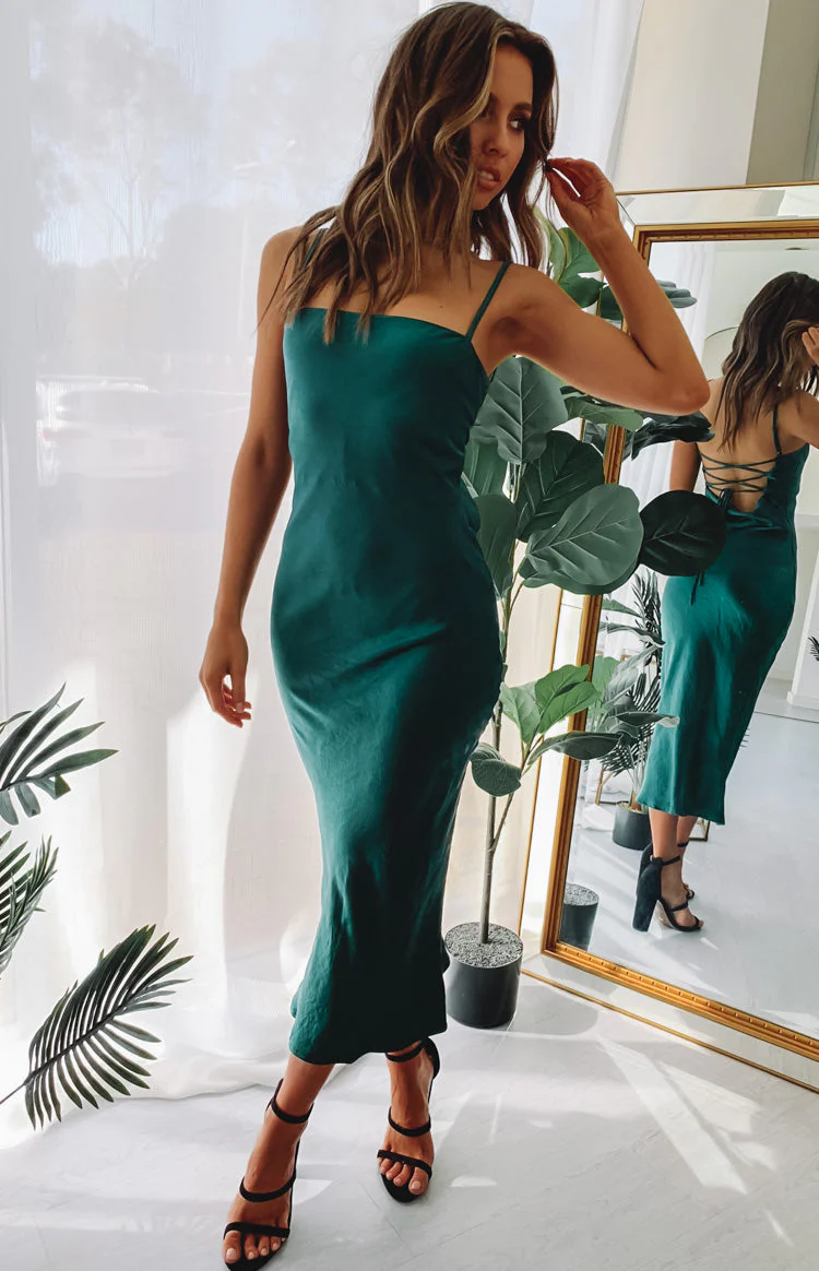 10734-amaryllis-dress-emerald-1.webp