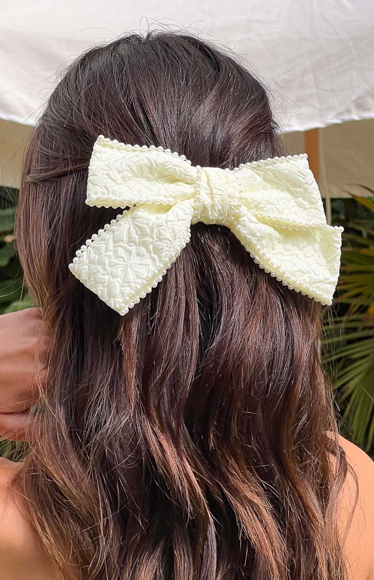 10822-penelope-cream-bow-hair-clip-1.webp