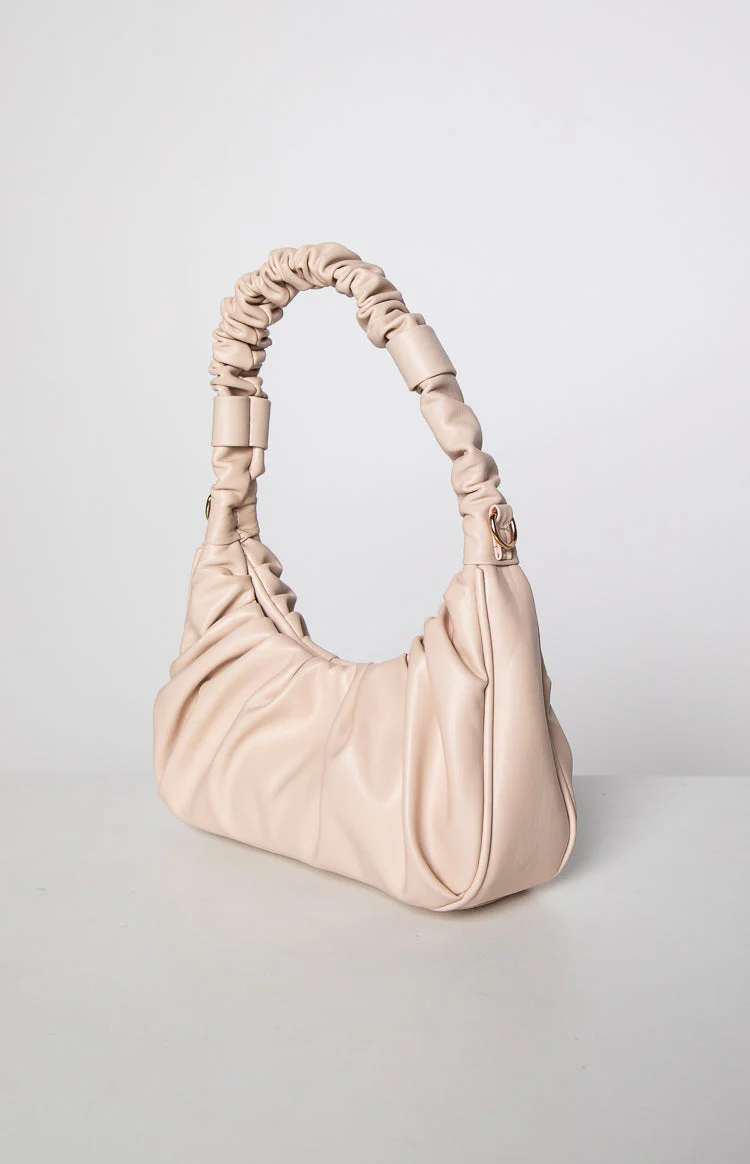 10828-lizzi-cream-handbag-1.webp