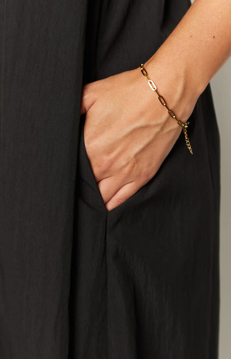 28310-ziggy-black-halter-neck-maxi-dress-1.webp